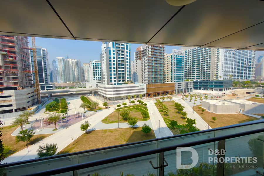 Fully Upgraded | Vacant | Luxurious - Image 12