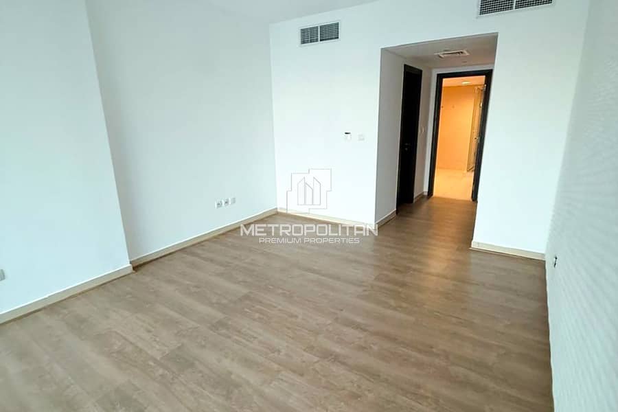 Upgraded | Spacious 1 Bedroom | Sea View