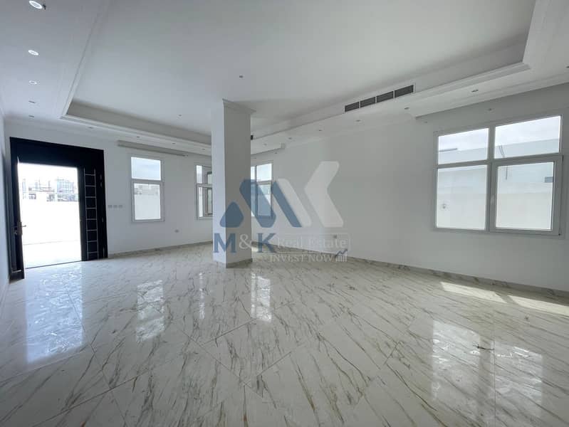 5 BR w Maid Room / Store Room / Vacant Now