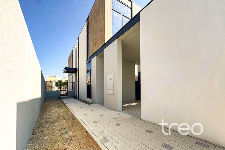 Big Garden | Corner Plot | Brand New - Image 20