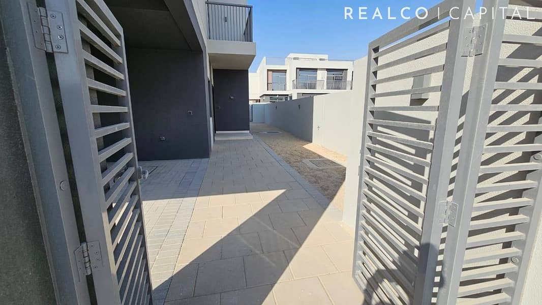 Brand New | Semidetached | With Rooftop