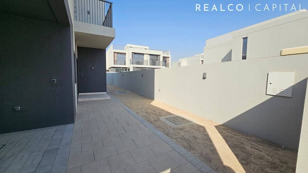 Brand New | Semidetached | With Rooftop - Image 12