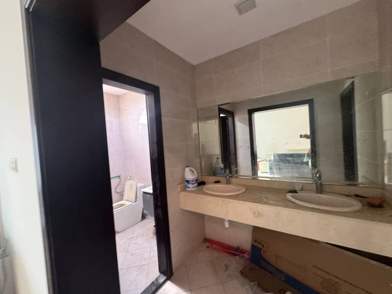 AMAZING Big Size Villa |9 BEDROOMS MASTER. Big Parking Space /AL MIZHAR 2-