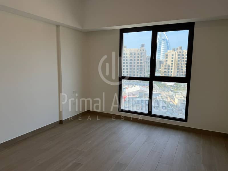 Burj and Full Park View | Brand New | Exclusive - Image 10