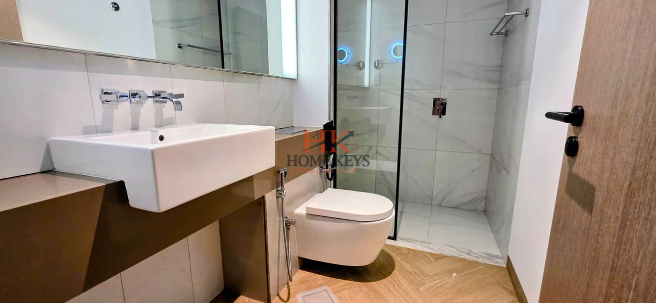 Elegant 2 Bedroom with Stunning Views || Top-Tier Building Amenities || All Bills Included - Image 15