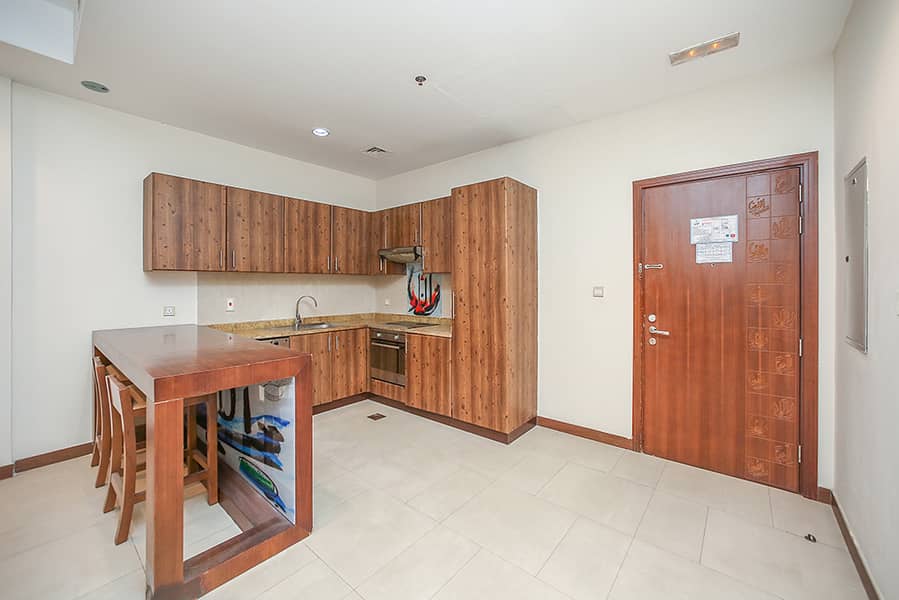 Prime Location 1BR | Furnished | Metro Walk - Image 7