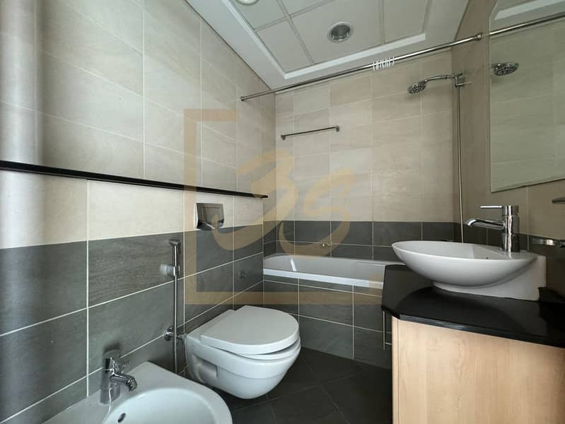 Spacious | Vacant | Ready to Move - Image 12