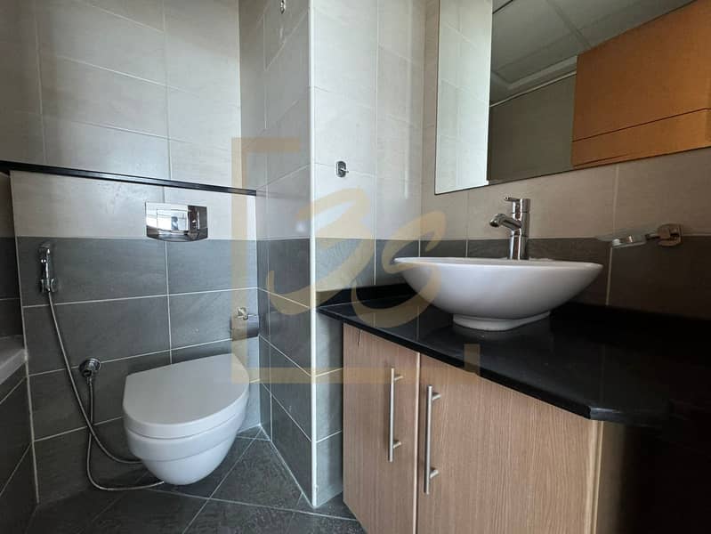 Spacious | Vacant | Ready to Move - Image 13