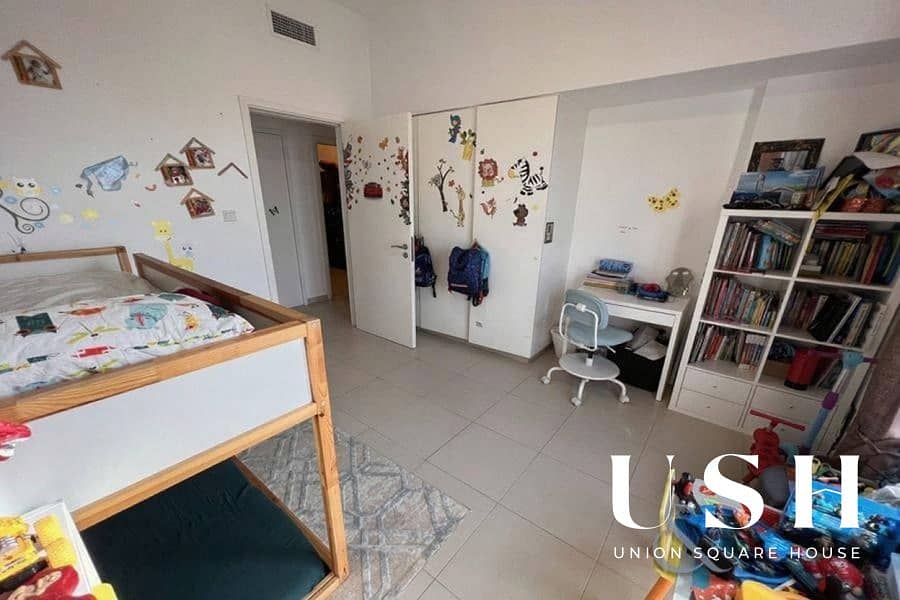 3 BR + M | Townhouse View | Vacant On Transfer - Image 8