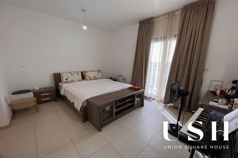 3 BR + M | Townhouse View | Vacant On Transfer - Image 13