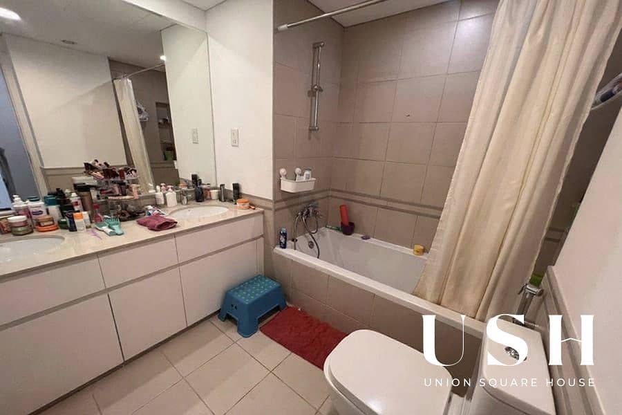 3 BR + M | Townhouse View | Vacant On Transfer - Image 14