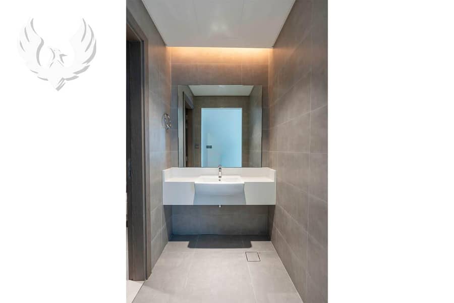 4BR Penthouse | Burj View | Vacant | Best Deal - Image 12