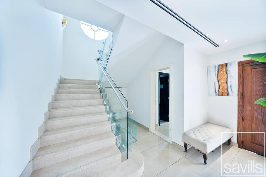 Stunning Lake Skyline View | Extended | Upgraded