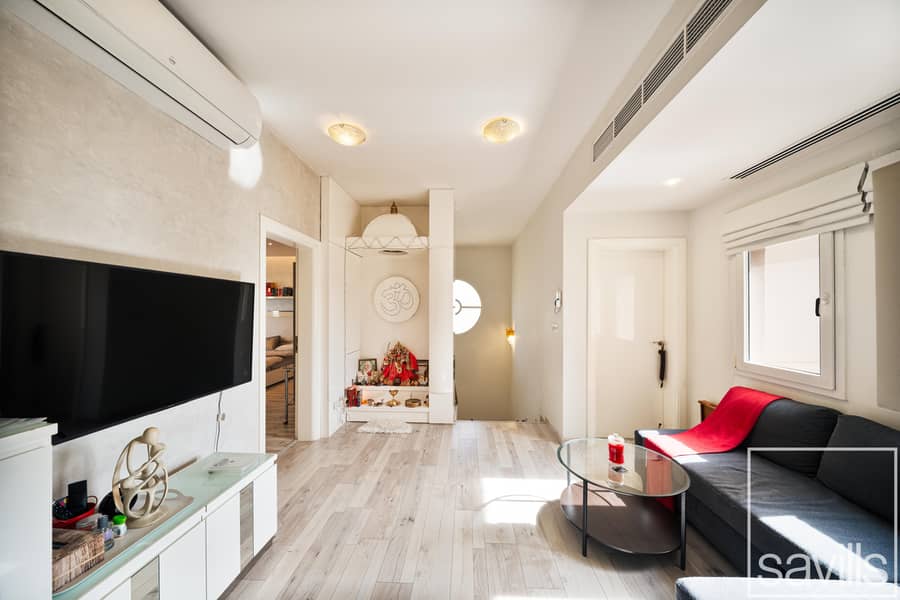 Stunning Lake Skyline View | Extended | Upgraded