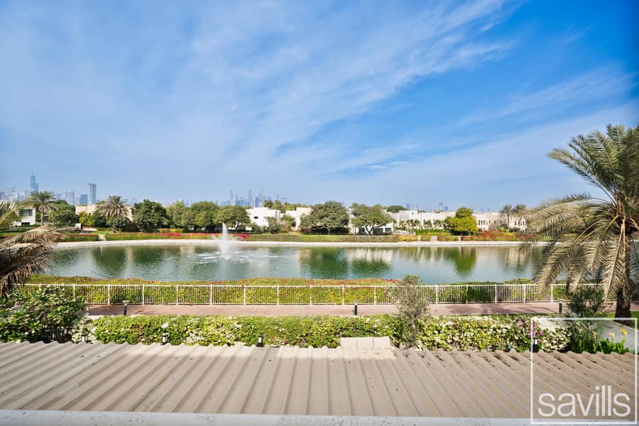 Stunning Lake Skyline View | Extended | Upgraded - Image 13