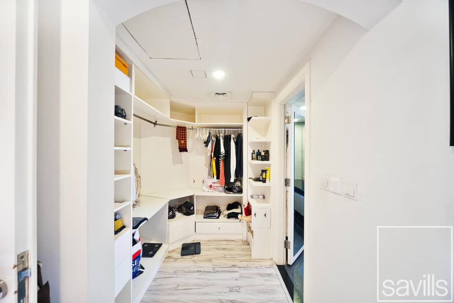 Stunning Lake Skyline View | Extended | Upgraded - Image 14