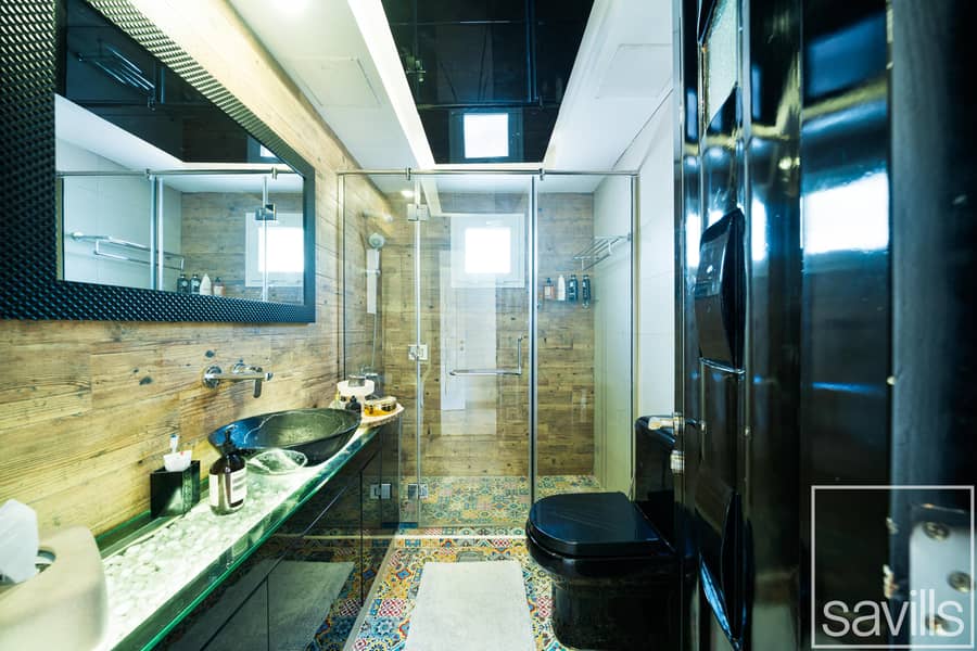 Stunning Lake Skyline View | Extended | Upgraded - Image 30