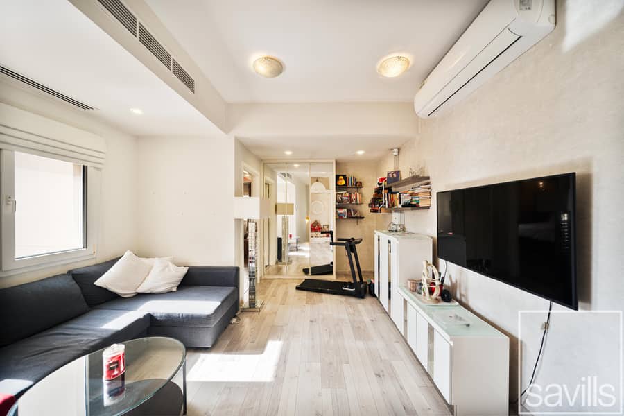 Stunning Lake Skyline View | Extended | Upgraded - Image 31