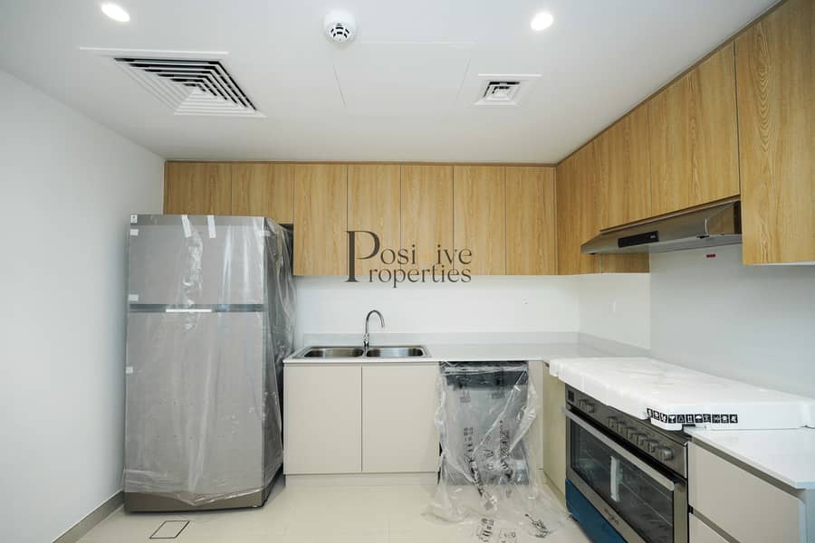Best Price-Semi Detached Villa-Close Kitchen