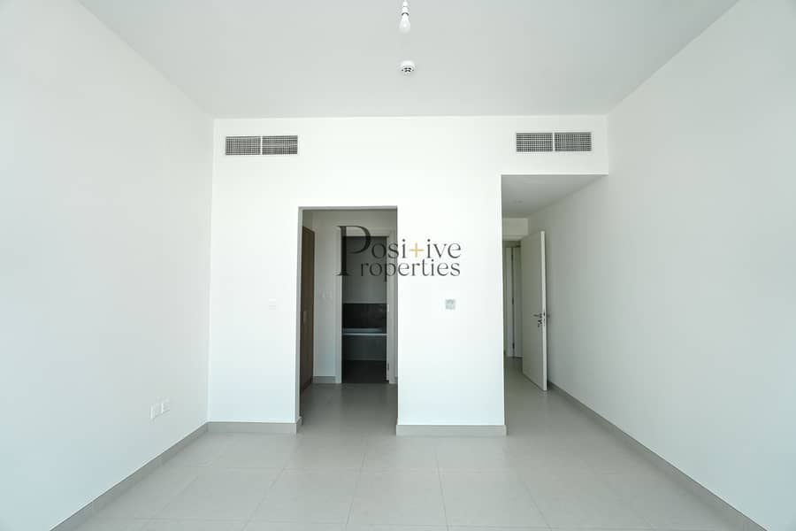 Best Price-Semi Detached Villa-Close Kitchen - Image 6