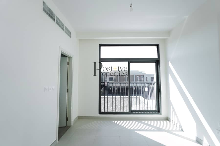 Best Price-Semi Detached Villa-Close Kitchen - Image 8