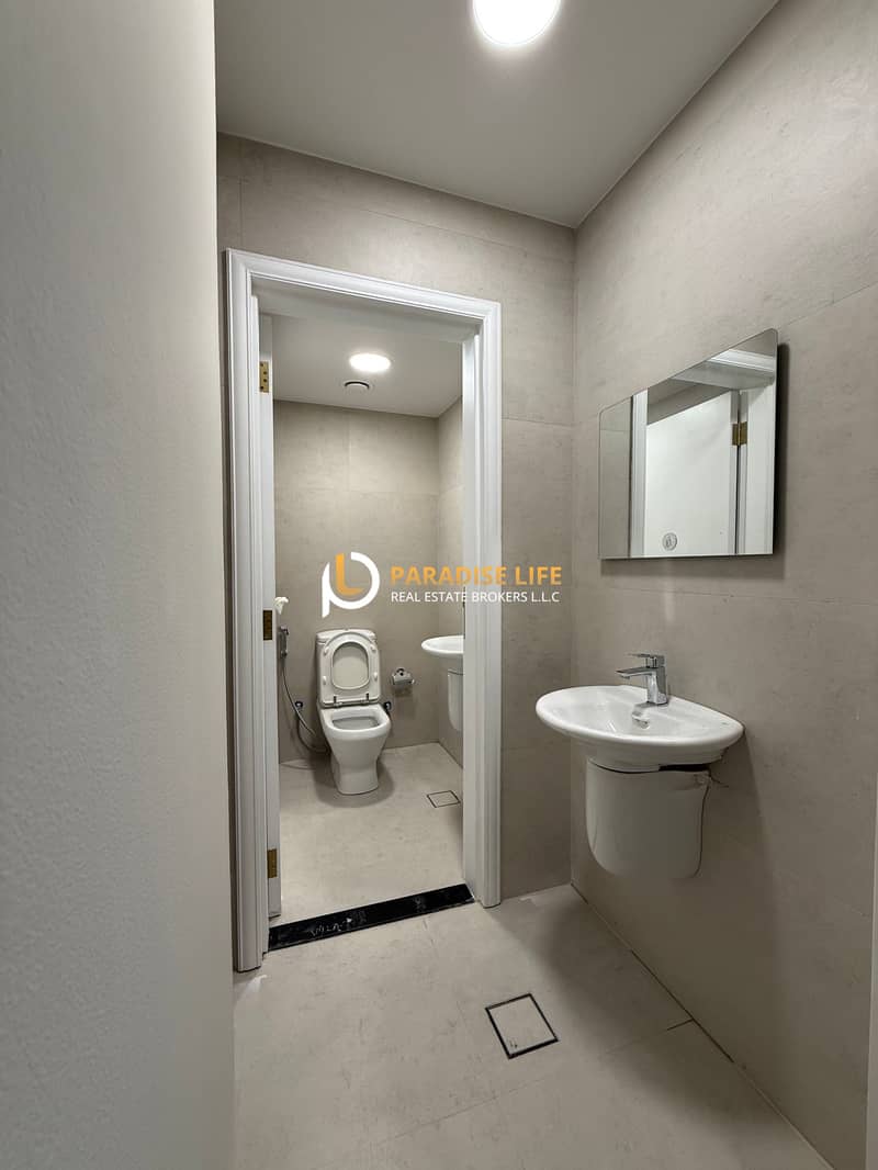 HOT DEAL- 3BEDROOM PLUS MAIDS FULLY RENOVATED -PVT ENTRANCE-AVAILABLE FOR RENT - Image 12