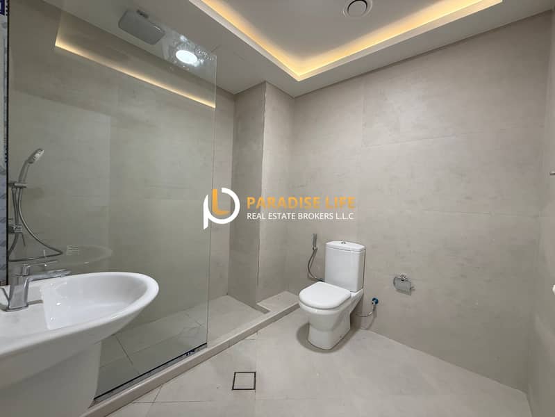 HOT DEAL- 3BEDROOM PLUS MAIDS FULLY RENOVATED -PVT ENTRANCE-AVAILABLE FOR RENT - Image 15