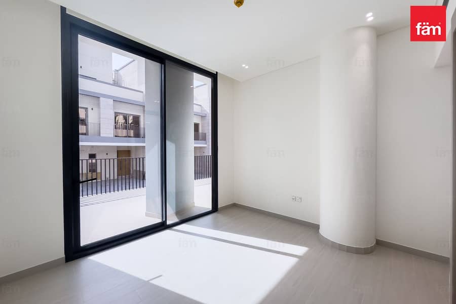 Ready to Move | Largest 1BR | HighEnd Finishing - Image 6