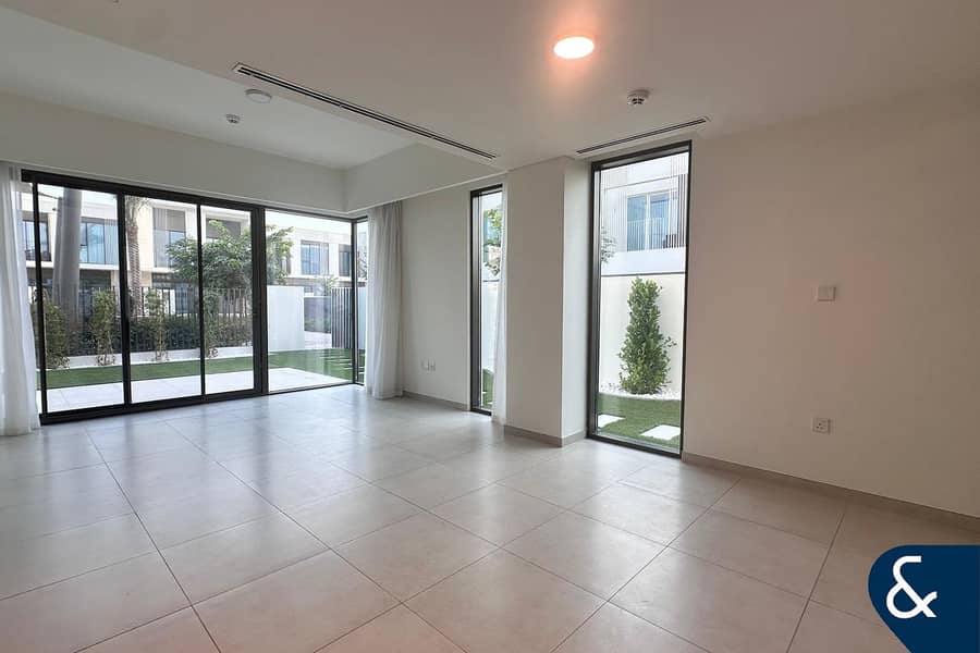 Park Backing | Landscaped Garden | 4 Bed