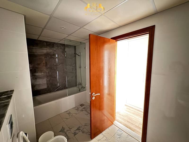 Spacious 3 BHK for Sale | Meera Tower | Al Habtoor - Image 8