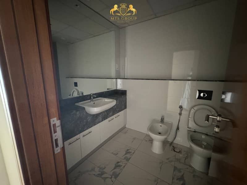 Spacious 3 BHK for Sale | Meera Tower | Al Habtoor - Image 20