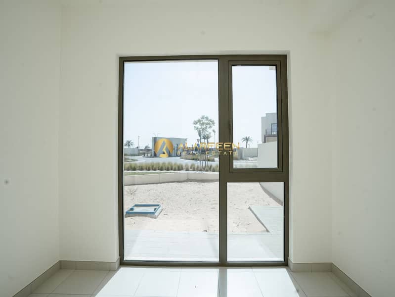 4BR+Maid | Spacious Villa | Best Location - Image 9