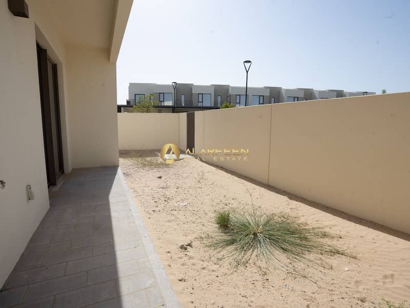 4BR+Maid | Spacious Villa | Best Location - Image 13