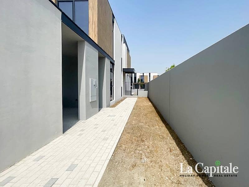 On Pool and Park | Premium Corner Unit | Brand New - Image 23