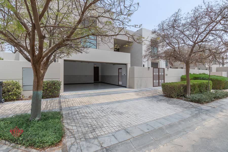 Luxury Villa | Premium Interiors | Backyard Pool - Image 29