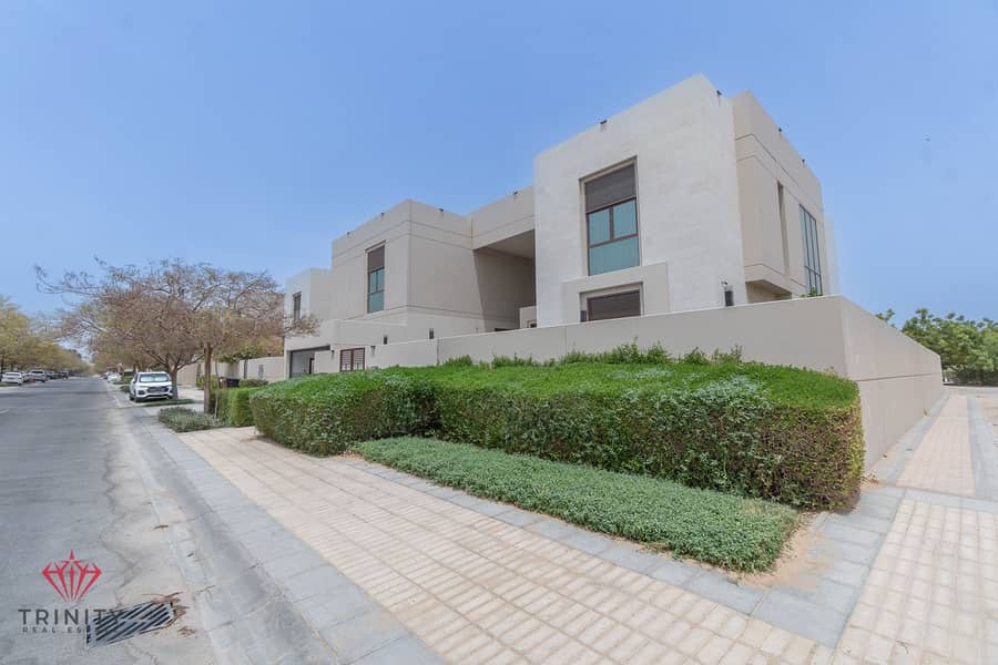 Luxury Villa | Premium Interiors | Backyard Pool - Image 28