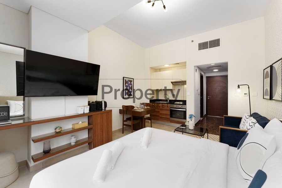 Chic Studio | Fully Furnished | Balcony | Vacant