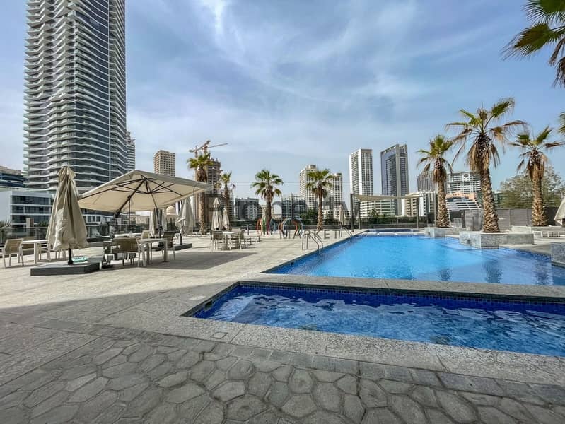 Chic Studio | Fully Furnished | Balcony | Vacant - Image 13