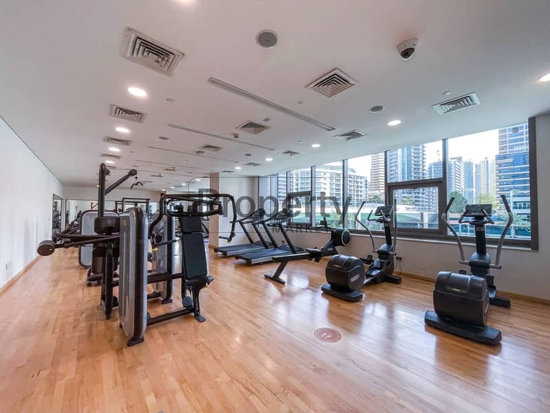 Chic Studio | Fully Furnished | Balcony | Vacant - Image 18