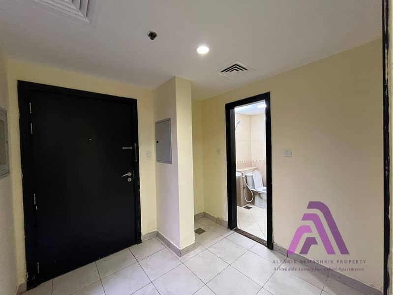 Prime Location Ready to move Vacant 1Bed with Balcony