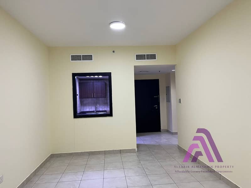 Prime Location Ready to move Vacant 1Bed with Balcony