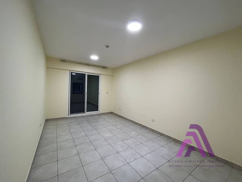 Prime Location Ready to move Vacant 1Bed with Balcony