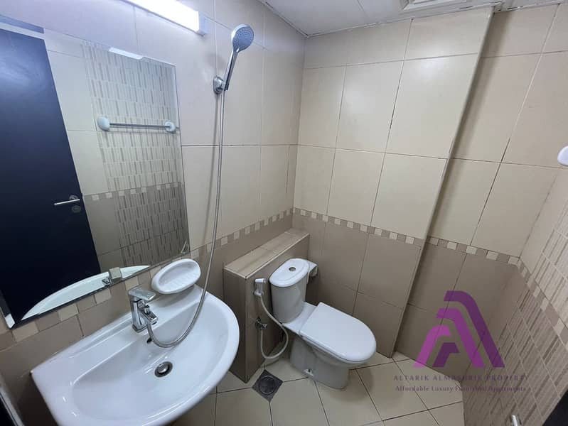 Prime Location Ready to move Vacant 1Bed with Balcony - Image 9