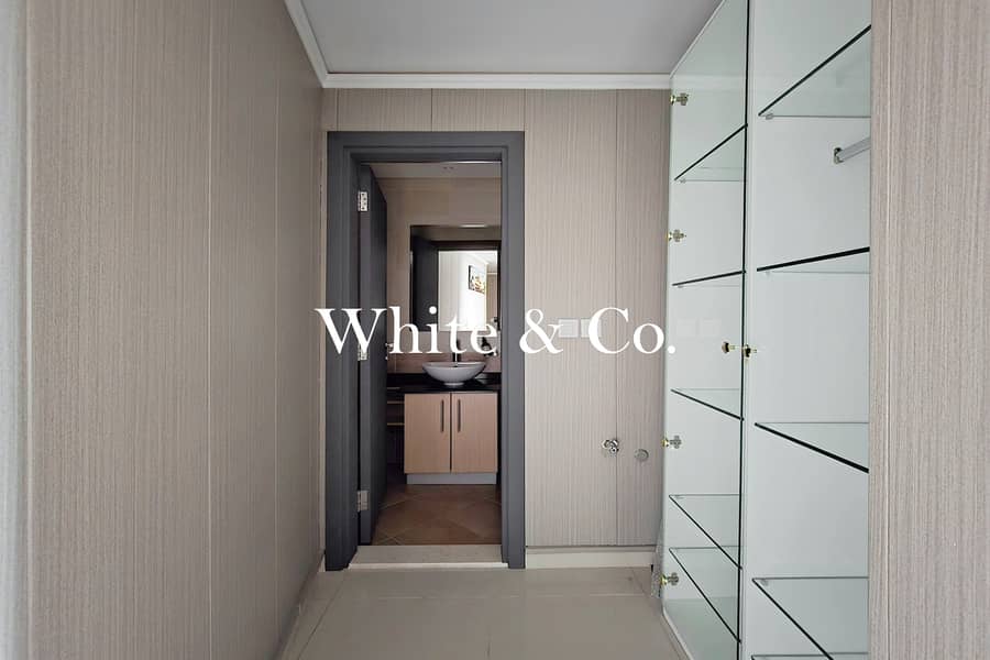 FULLY FURNISHED | MODERN UNIT | UPGRADED - Image 8