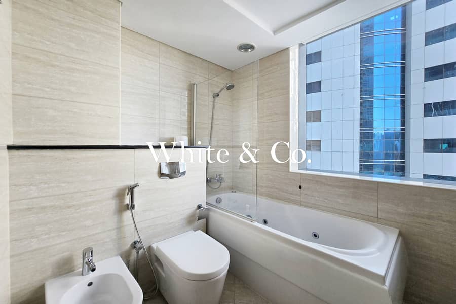 FULLY FURNISHED | MODERN UNIT | UPGRADED - Image 10