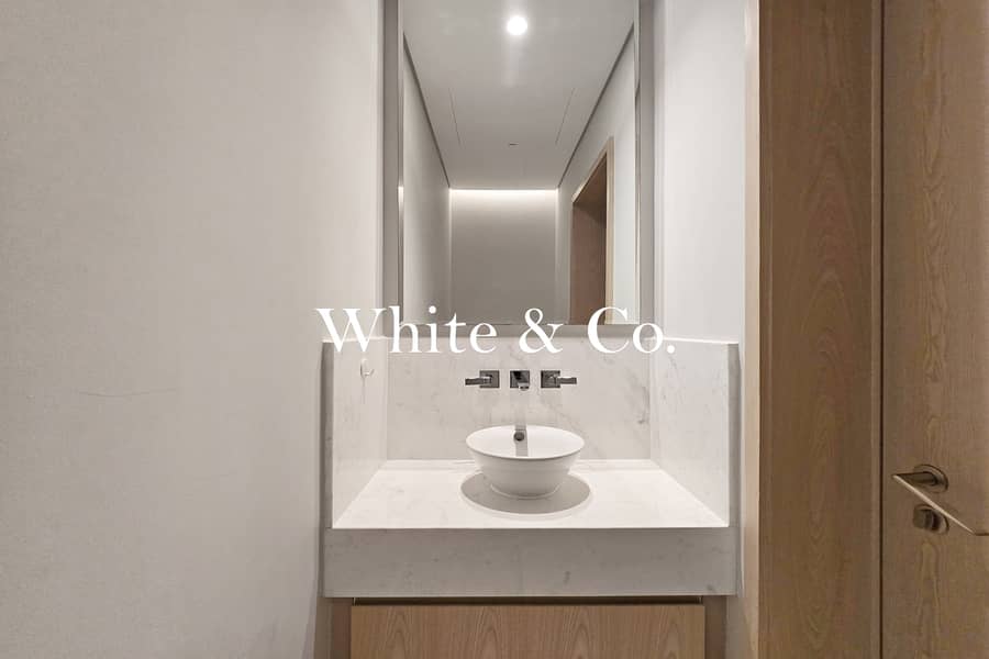 Corner Unit | Available | Upgraded Furnishing - Image 11