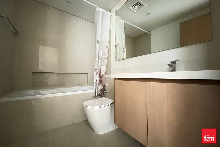 Spacious | Chiller free | Park view - Image 7