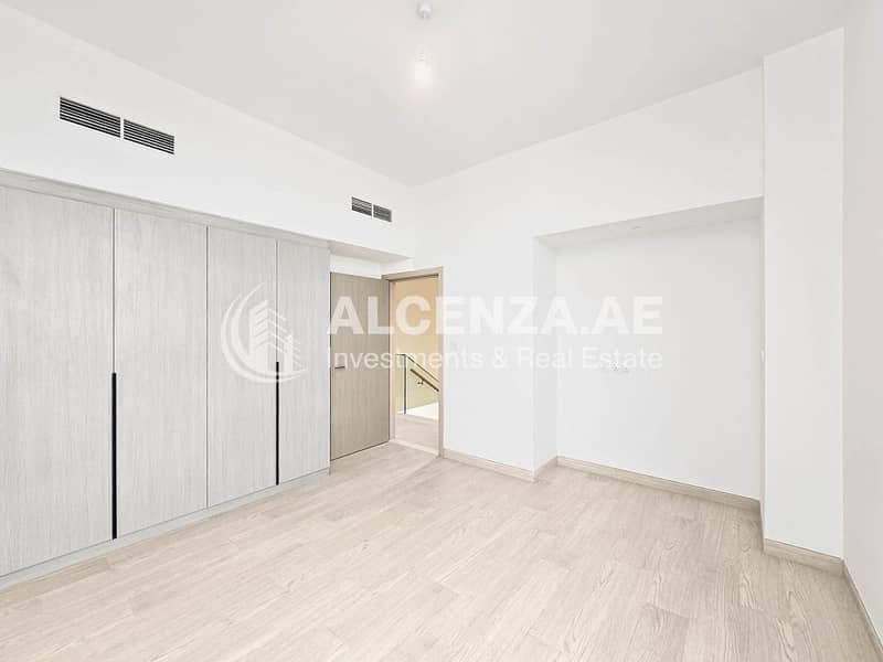 Corner Unit | Big Garden | Vacant 4BR + Maids