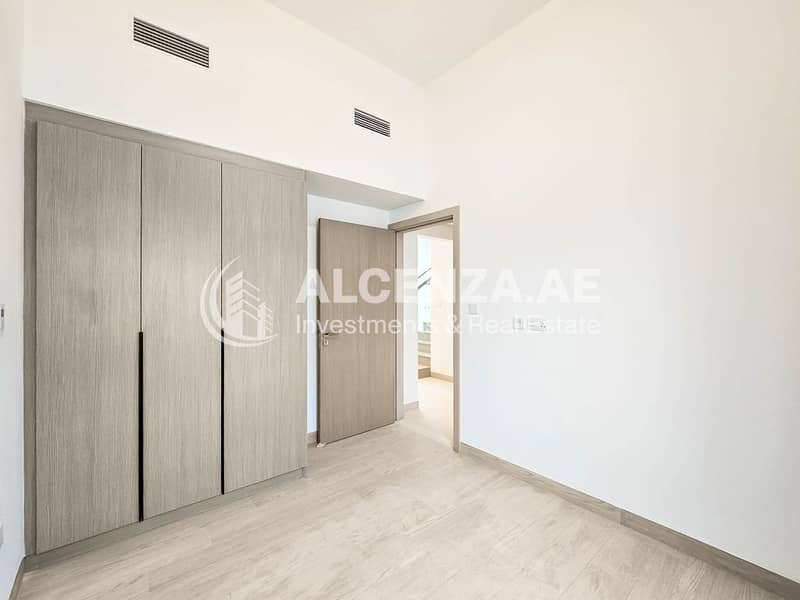 Corner Unit | Big Garden | Vacant 4BR + Maids - Image 9