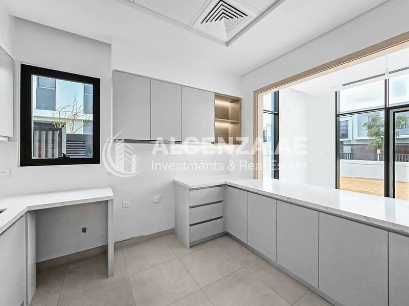 Corner Unit | Big Garden | Vacant 4BR + Maids - Image 10